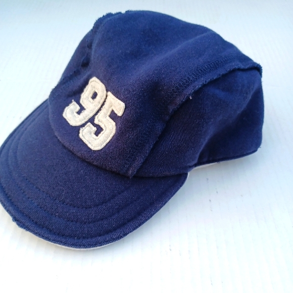 Oshkosh 95 Baseball Hat Cup Navy & Grey Kids 4-7X - Picture 1 of 5